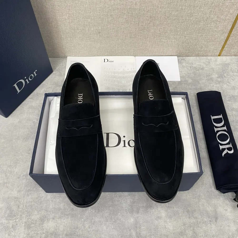 DIOR TIMELESS LOAFER LEATHER SHOES This loafer embodies classic elegance. Crafted from