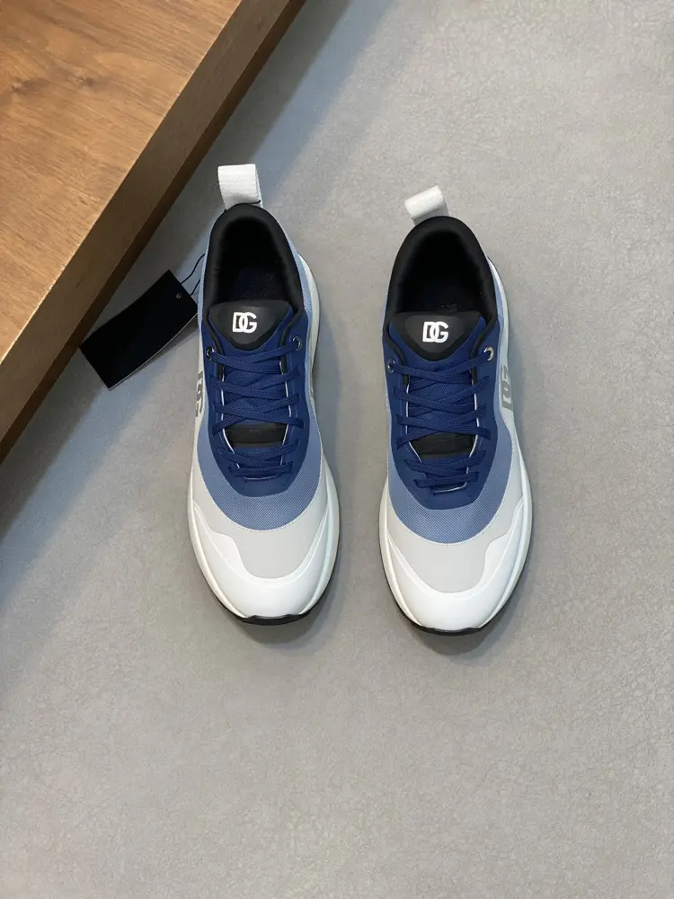 Dolce & Gabbana High-end men’s sports and casual shoes. Original goods from top counters