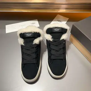 UGG strap series is popular in the global fashion circle. The thick sole of the snow boots