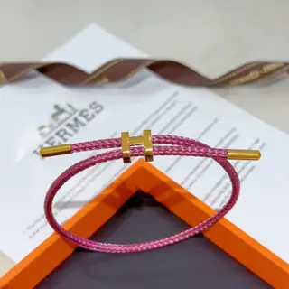Hermès bracelet is a real test of the craftsmanship of the craftsman. To ensure that the