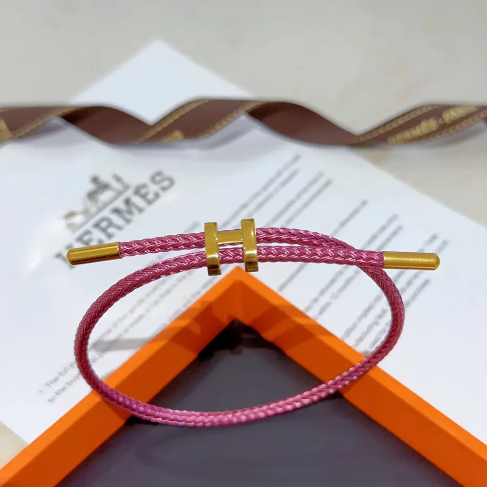 Hermès bracelet is a real test of the craftsmanship of the craftsman. To ensure that the