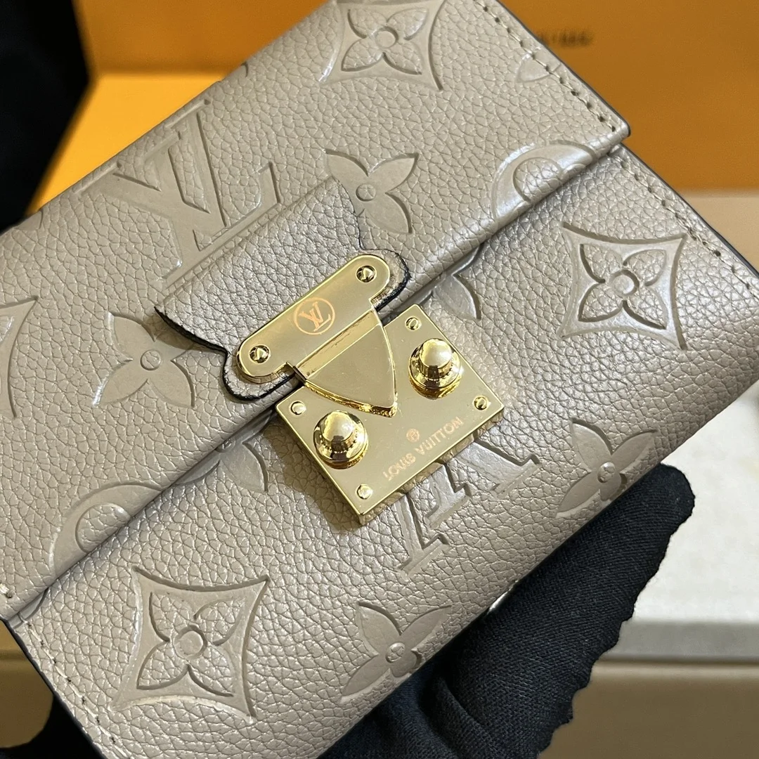 Louis Vuitton Wallet M80880