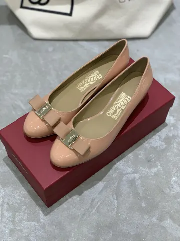 Salvatore Ferragamo Salvatore Ferraga classic VARA bow round-toe ballet shoes