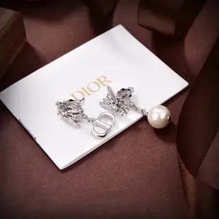 Dior Bee CD Earrings New models are now available at the counter. They are so beautiful