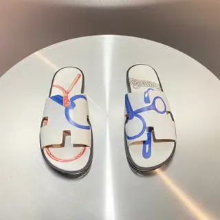 Hermès Classic H Slippers ~ High-end men’s sandals• beach shoes slippers ~ counter