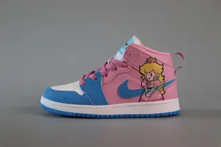 Jordan Air Jordan 1 Super Mario children’s shoes This pair of children’s shoes combines the