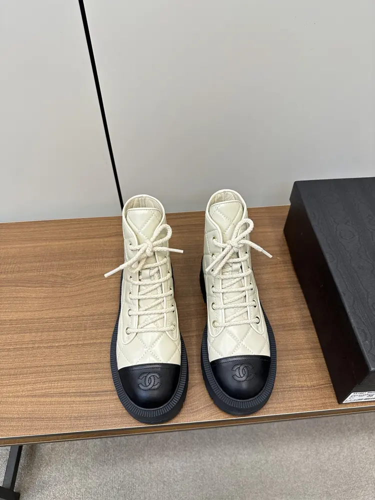 Women’s shoes