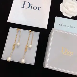 Dior ear studs p original quality] Dior’s new ear studs are so beautiful