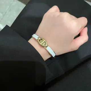 Hot item recommendation
