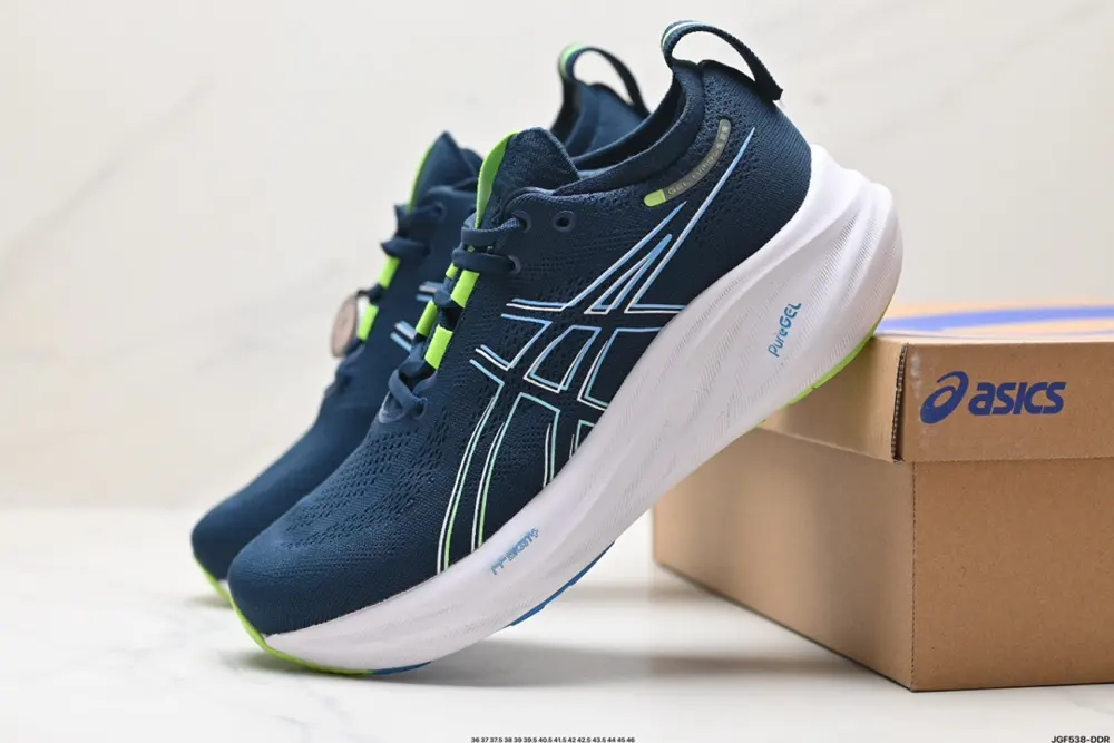 Asics GEL-NIMBUS 26 stable running shoes have a double-layer jacquard mesh design on the 1011B794-400