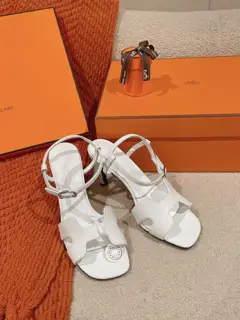 Hermes Empty surface