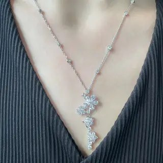 Van Cleef & Arpels White Diamond Floral Necklace