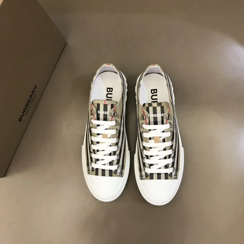 Burberry classic low-top couple’s sneakers