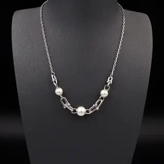 Tiffany &co horseshoe resin pearl patchwork necklace