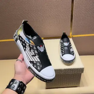 Armani 2024 new models are carefully crafted and set off the whole scene