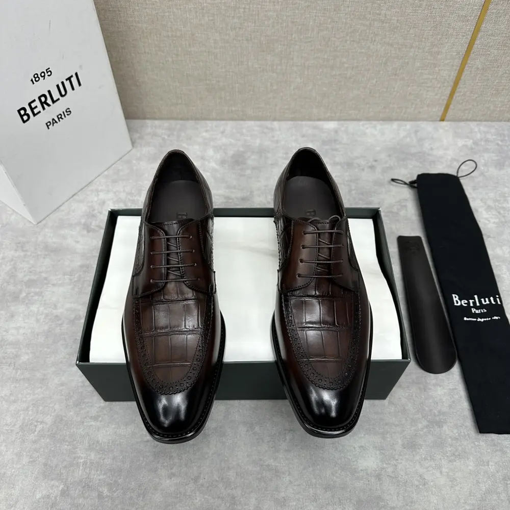 Berluti men’s hand-brushed formal leather shoes are shipped. Selected high-quality imported