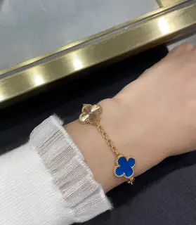 Van Cleef & Arpels high-grade blue agate laser five-flower four-leaf clover bracelet