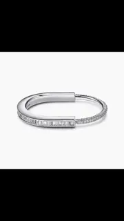 The design inspiration of Tiffany Lock series comes from the power of connection and
