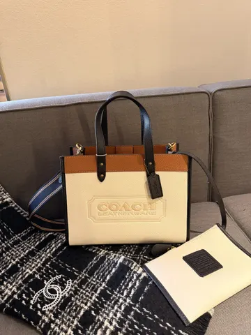 COACH Tote