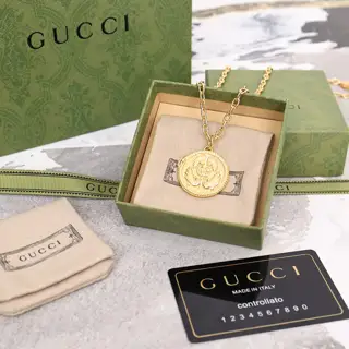 Gucci gold double G necklace