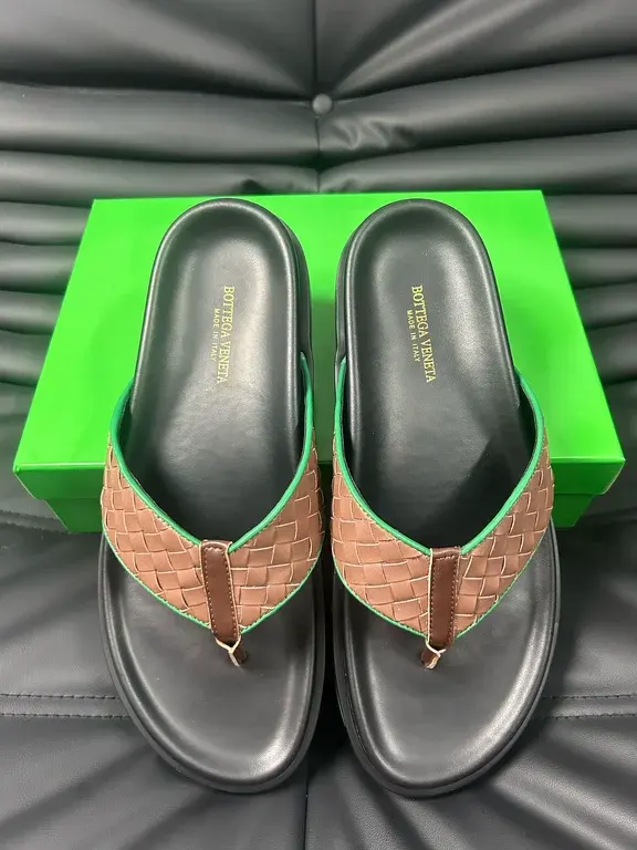 Bottega Veneta men’s spring and summer slippers