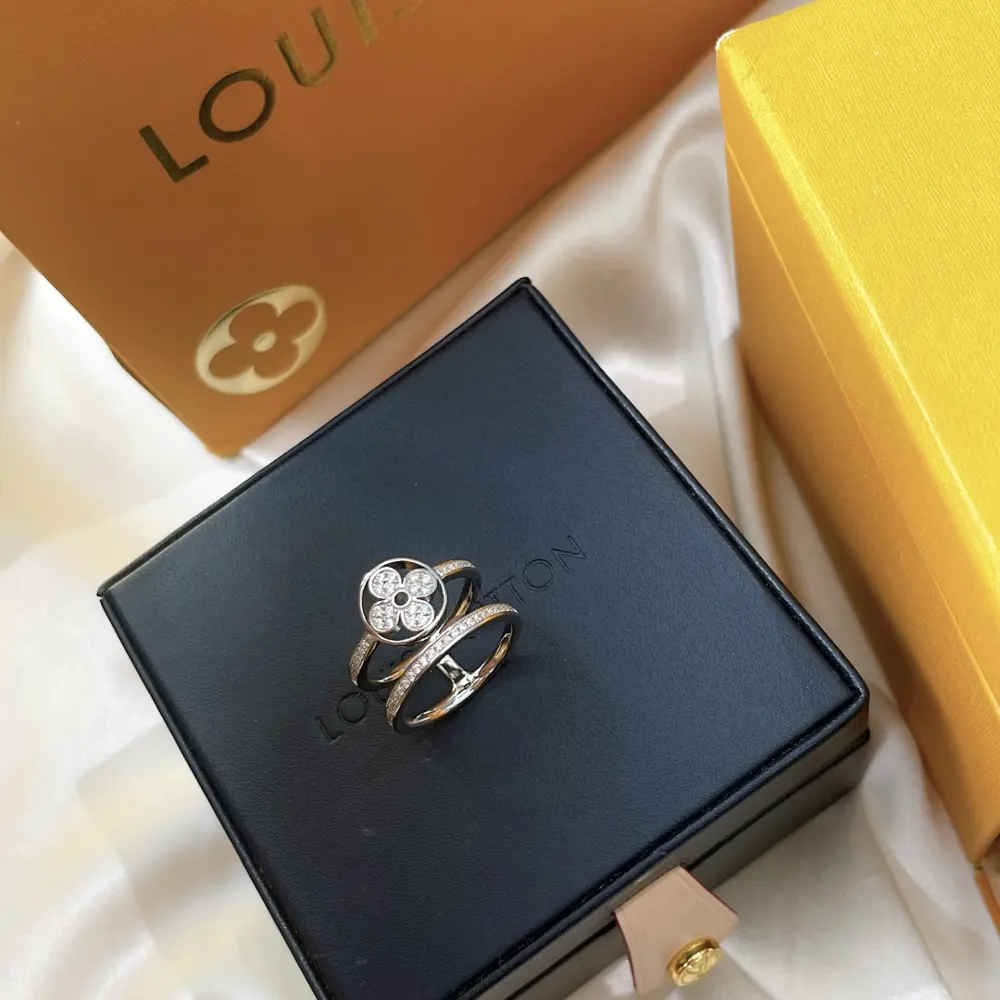 Louis Vuitton floral ring