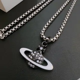 Vivienne Westwood Classic Large Saturn Necklace