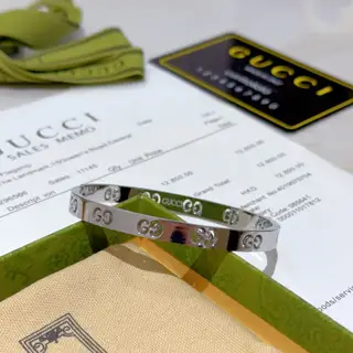 Gucci bracelets are unique and charming. The latest bracelets are of higher quality. The