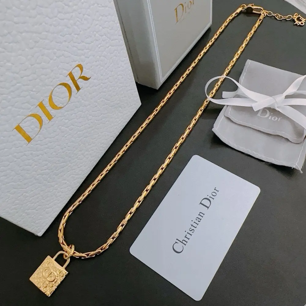 DIOR New Dior necklace Original goods New counter model