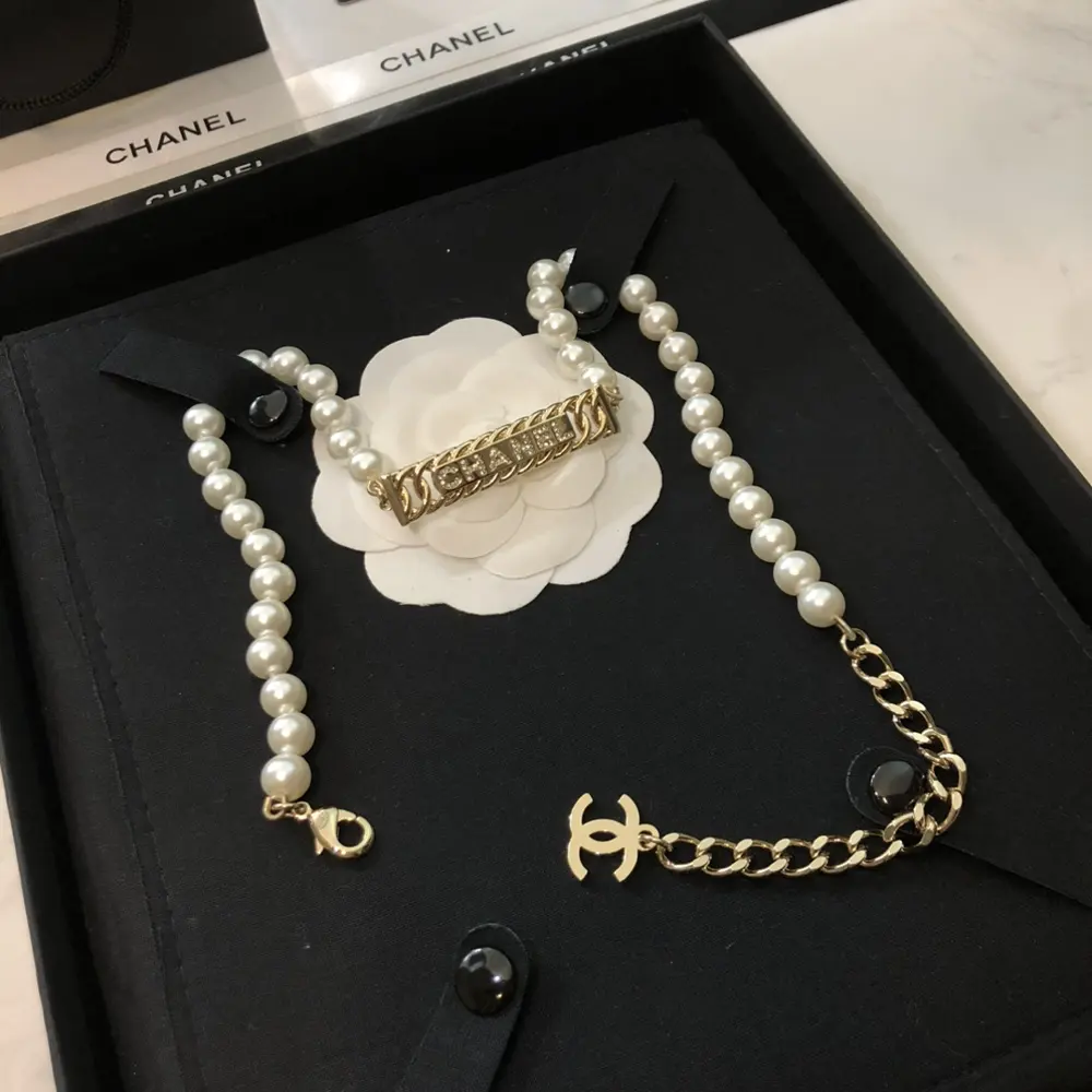 Chanel pearl necklace