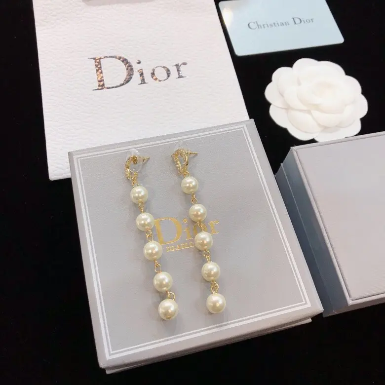 DIOR latest style pearl stud earrings