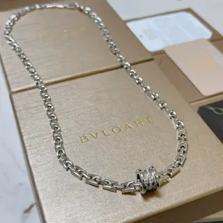 Bvlgari DIVAS’ DREAM series is in perfect condition and has invincible details. The unique
