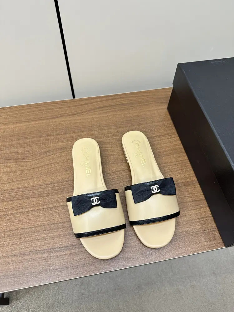 Chanel flat slippers