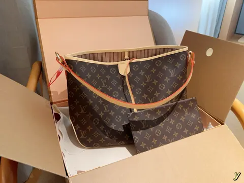 Louis Vuitton Tote