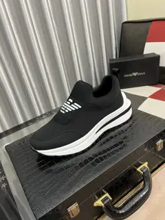 Armani’s latest casual shoes are hot selling. The same style as the official website [Deyi]