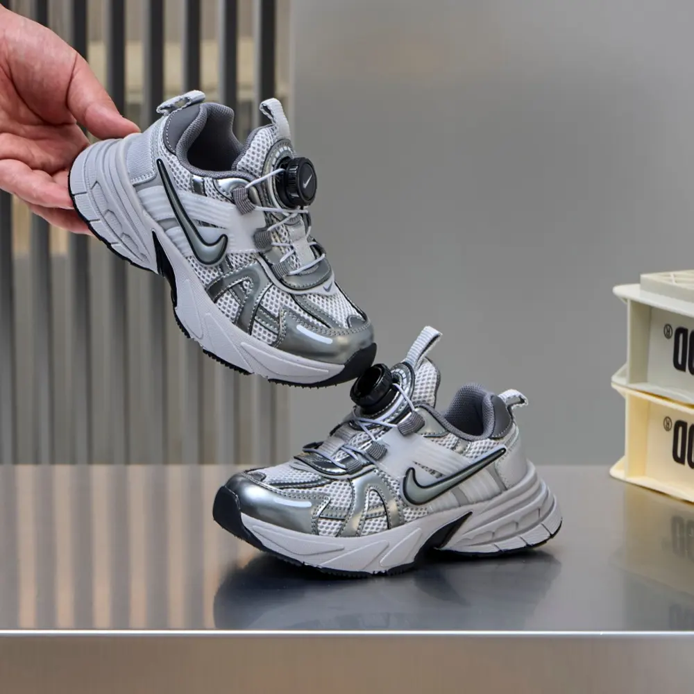 Nike V2K RUNTEKK children’s shoes