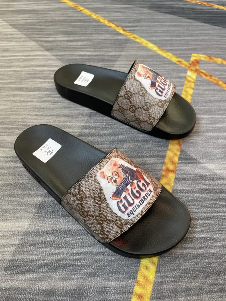 Gucci couple flip flops