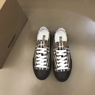 Burberry classic low-top couple’s sneakers