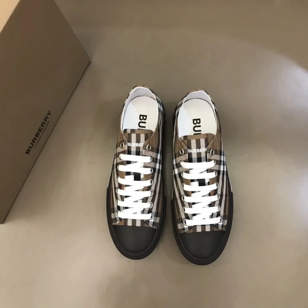 Burberry classic low-top couple’s sneakers