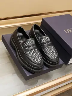 Dior classic loafers Sold simultaneously at the counter