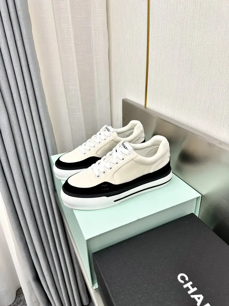 Chanel rhinestone panda black and white sneakers casual shoes year-end hot-selling items