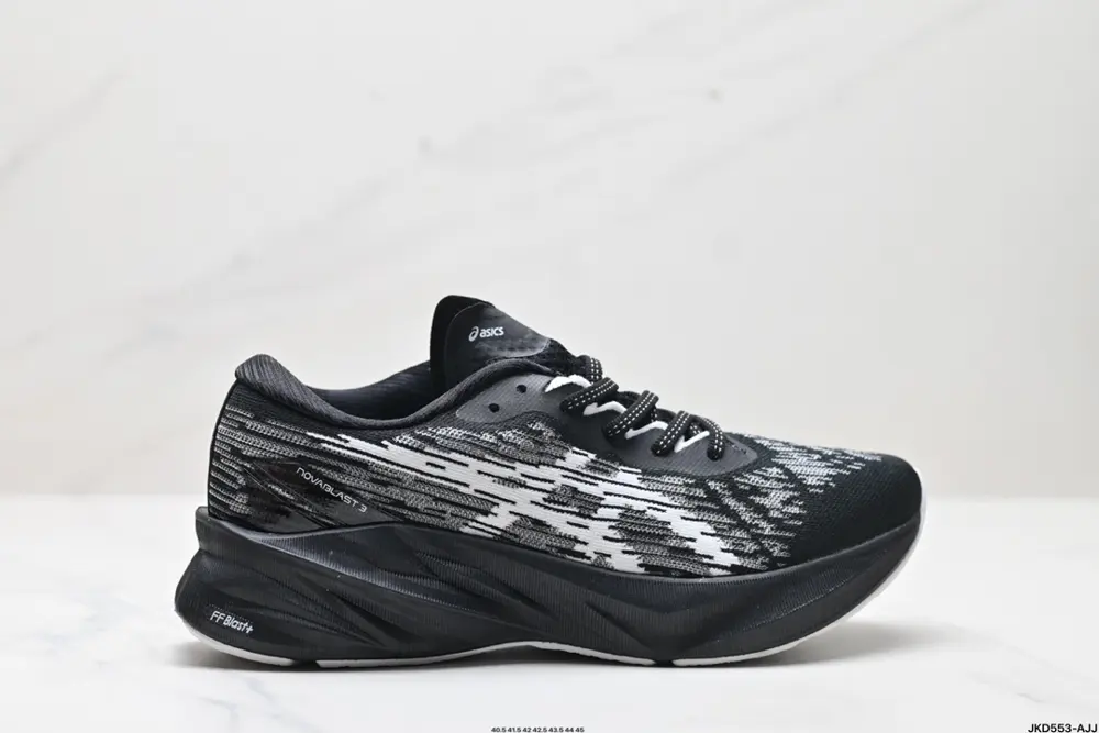 ASICS Novablast 3 platinum lightweight and comfortable fabric shock absorption non-slip 1011B458-500