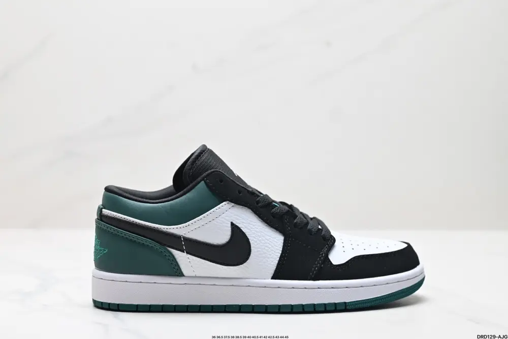 Nike Air Jordan 1 Low Sneakers DC0774-105
