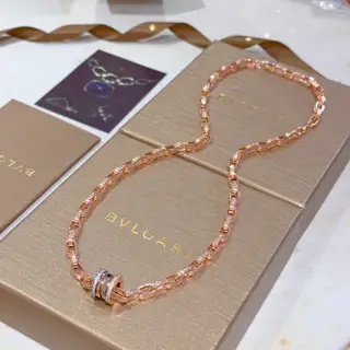 Bvlgari DIVAS’ DREAM series is in perfect condition and has invincible details. The unique