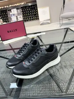 BALLY casual sports shoes series are coming to the counter at the same time