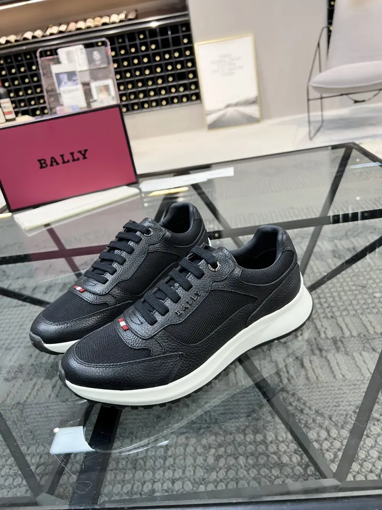 BALLY casual sports shoes series are coming to the counter at the same time