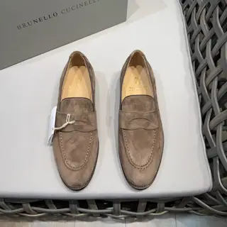 Brunello Cucinelli leather-soled penny loafers|The material is imported suede