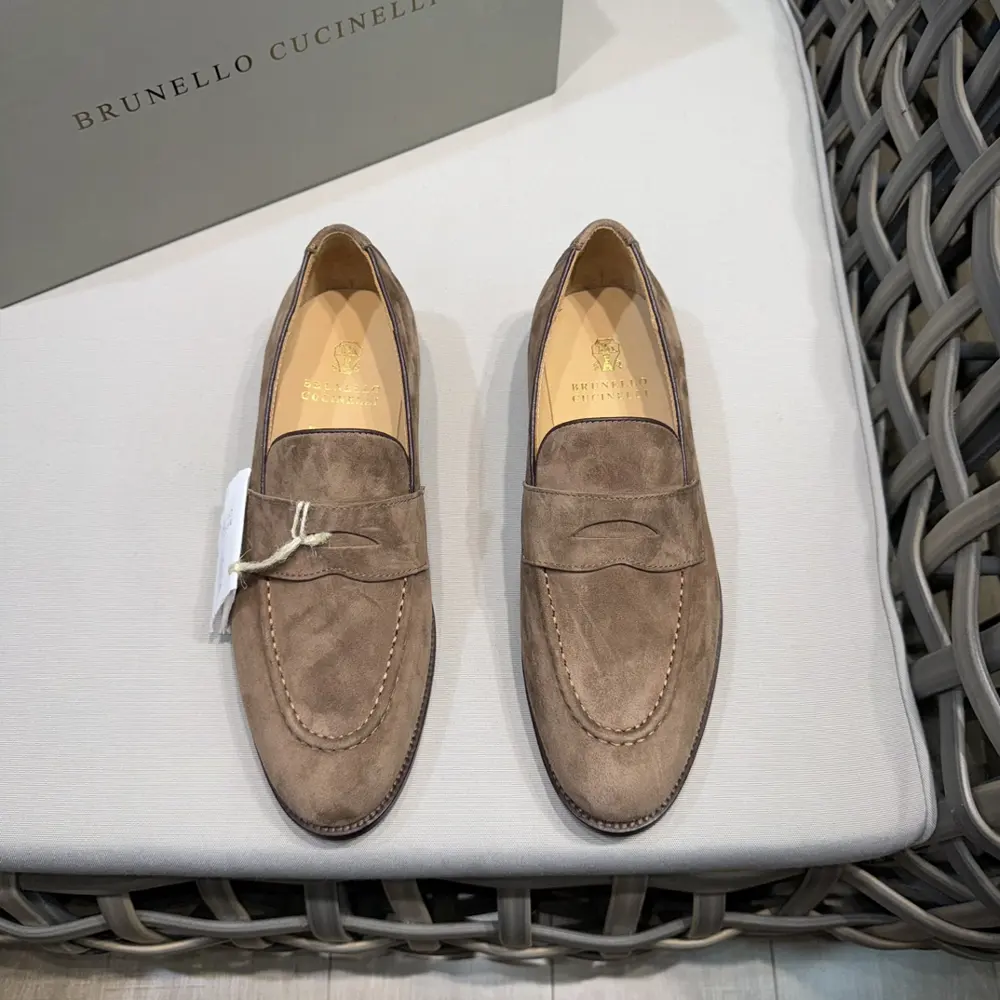 Brunello Cucinelli leather-soled penny loafers|The material is imported suede