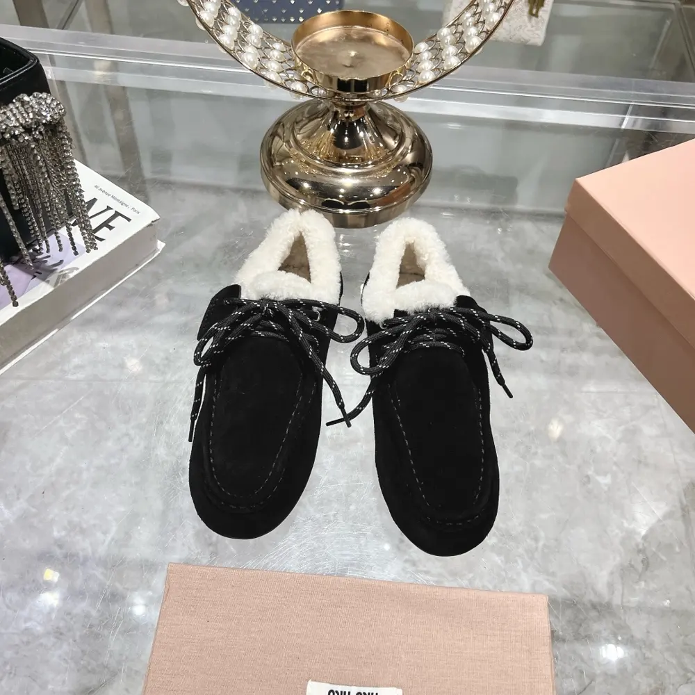 Miu Miu Miu new British style lace-up white shoes casual shoes