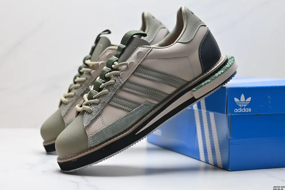 Adidas Originals Campus “MFX REBOOT” Casual Sneakers This classic shoe style GX1352
